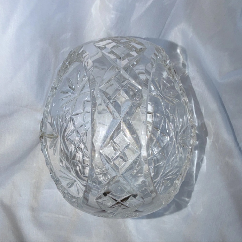 Vintage Hand-Cut Lead Crystal Basket Bowl – 6" Starburst & Diamond Design - Picture 7 of 11